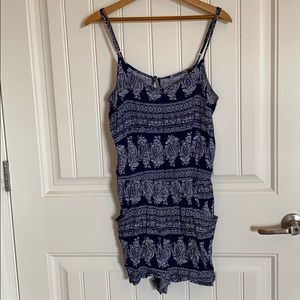 🟣3 for $25🟣 navy and white romper